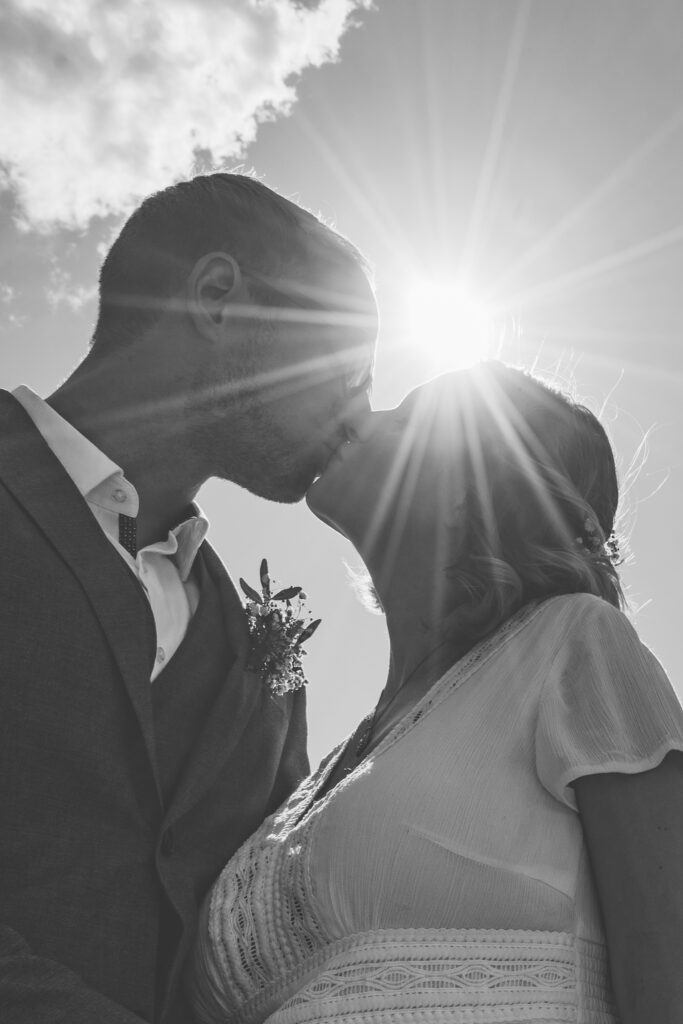 Kador Hochzeiten Kuss Hochzeitspaar